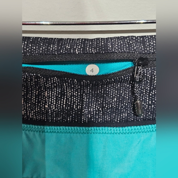 Lululemon Run Speed Short Blue Tropics Burlap Black Dune w Liner Shorts Sz 4 - Picture 4 of 5